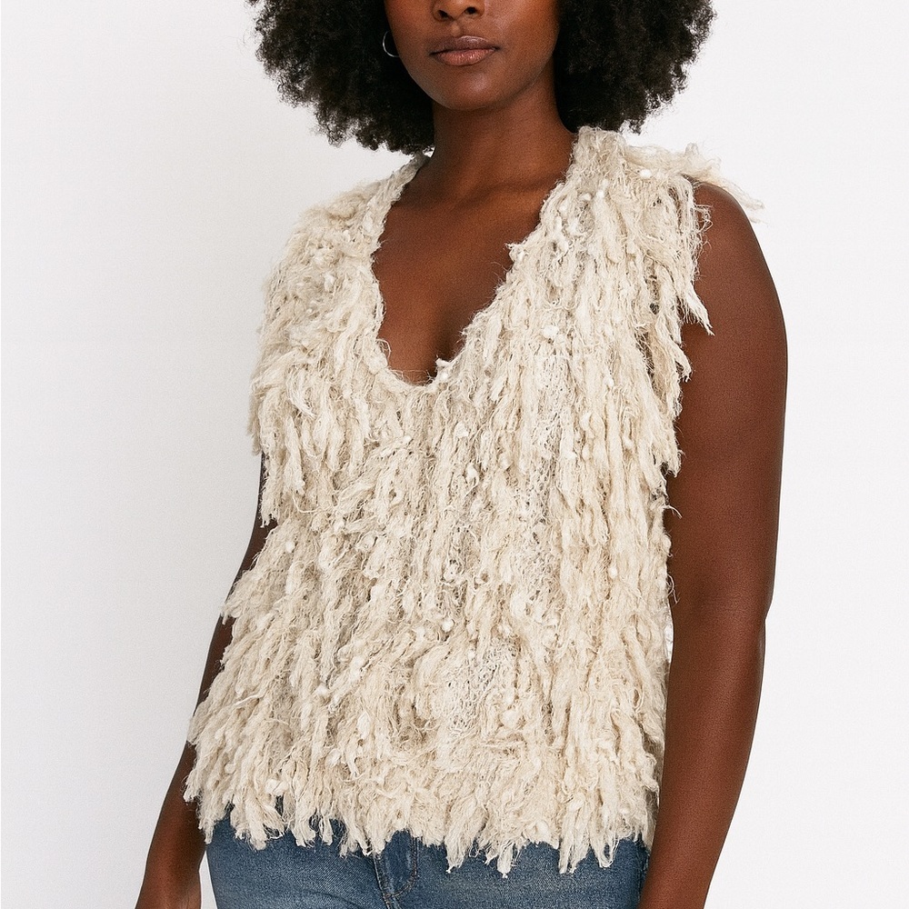 Cream Knit Vest w/Fringes